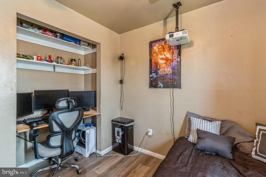 1008 London Circle Williamstown, NJ 08094 - Photo 13 of 25 a workspace with furniture and wooden floor