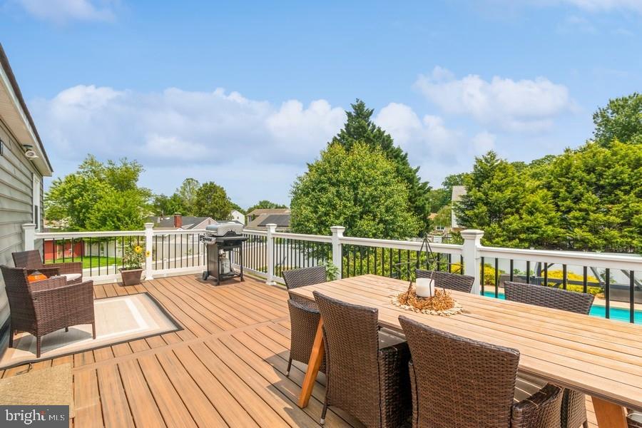 1008 London Circle Williamstown, NJ 08094 - Photo 20 of 25 a view of a deck with two chairs next to a yard