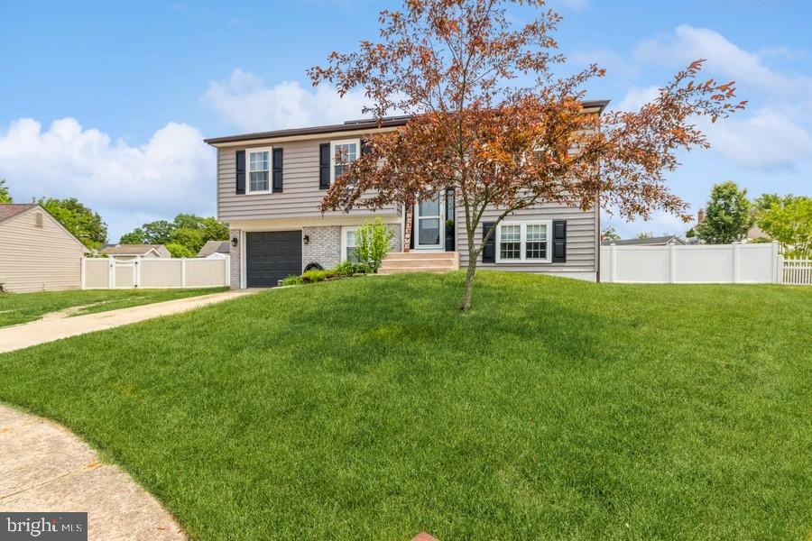 1008 London Circle Williamstown, NJ 08094 - Photo 2 of 25 front view of a house with a yard