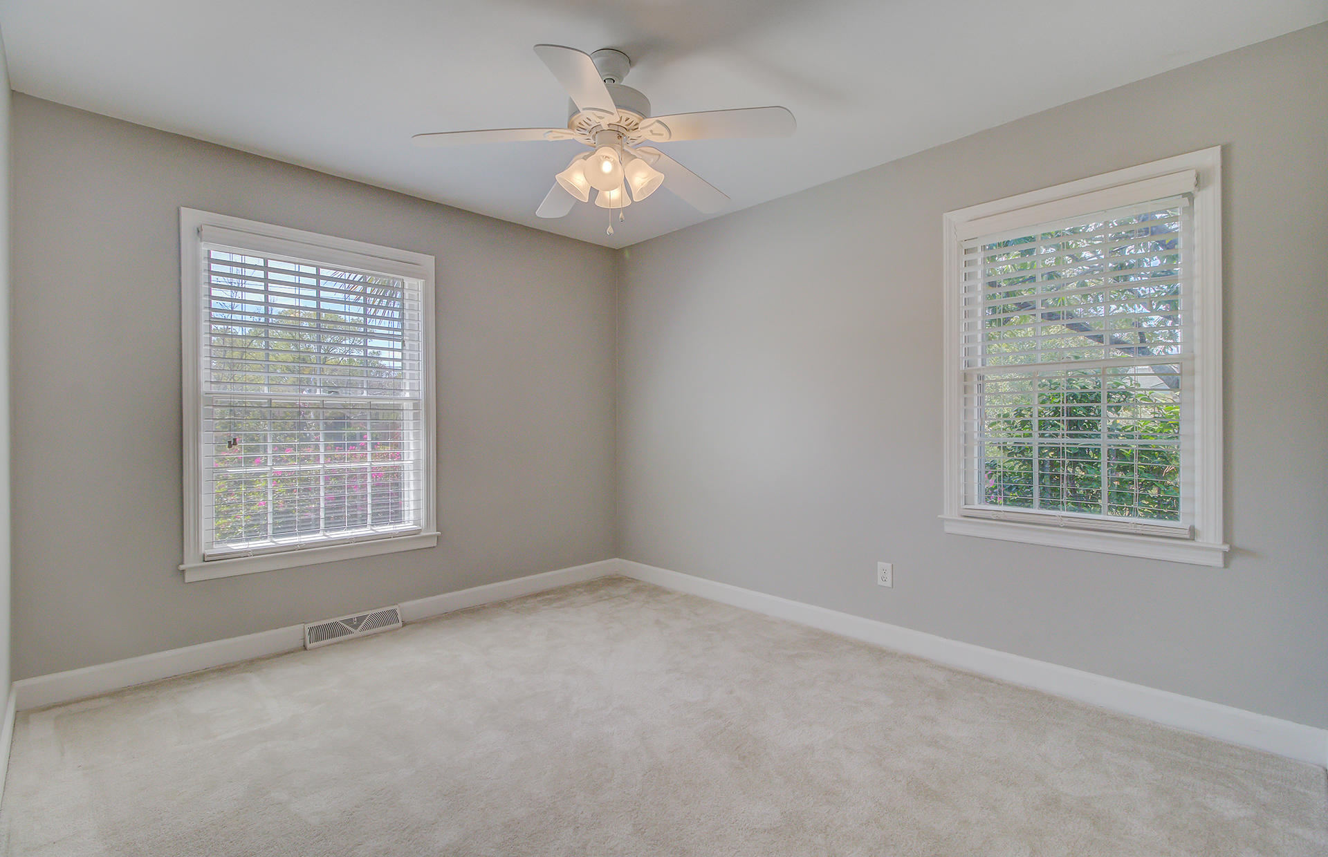 1058 Harbor View Road Charleston, SC 29412 - Photo 29 of 45 28