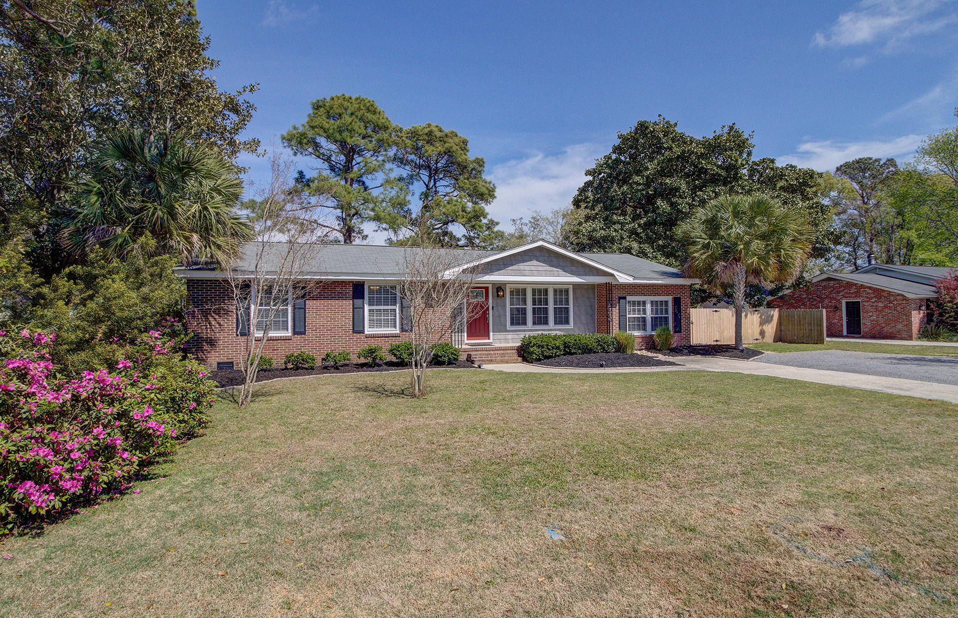 1058 Harbor View Road Charleston, SC 29412 - Photo 4 of 45 3