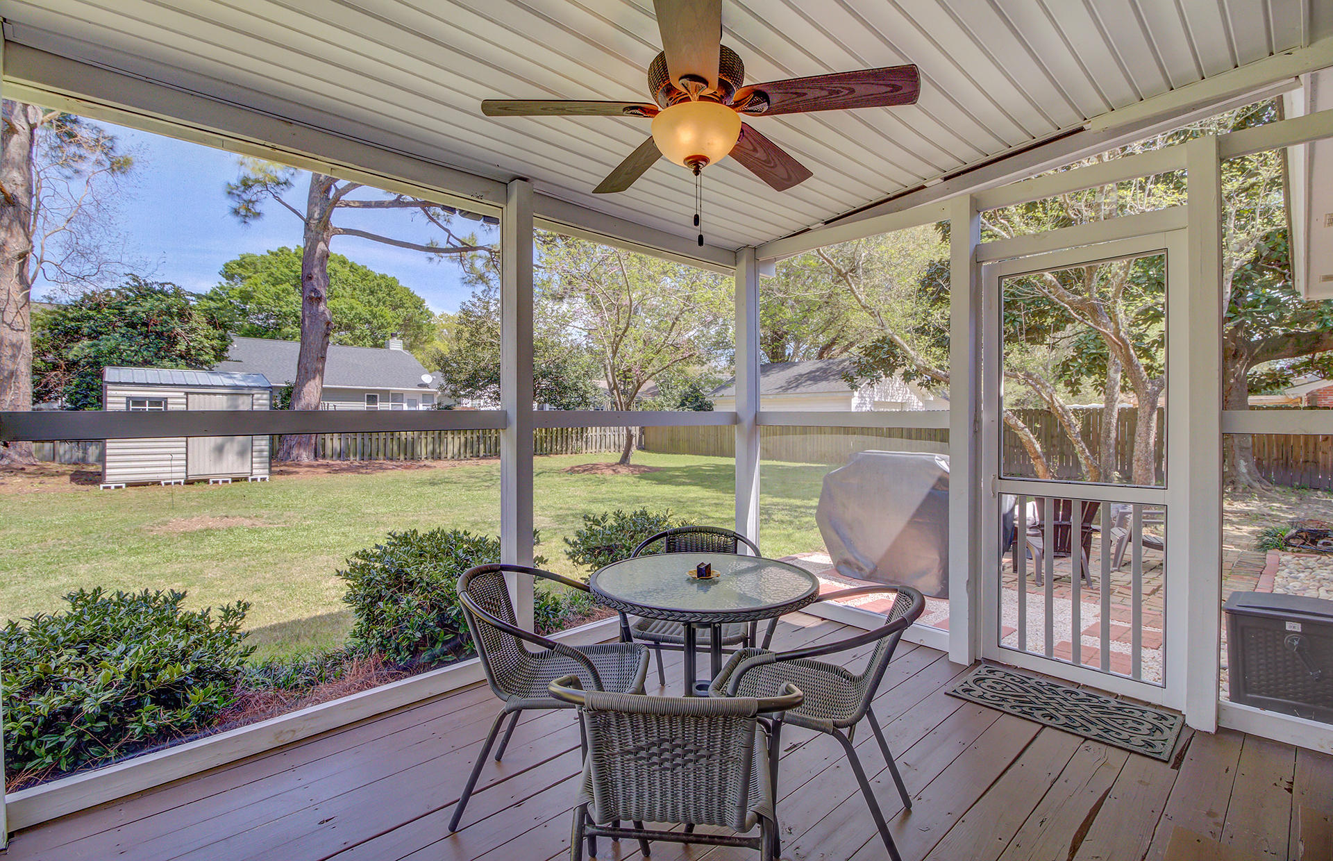1058 Harbor View Road Charleston, SC 29412 - Photo 31 of 45 30
