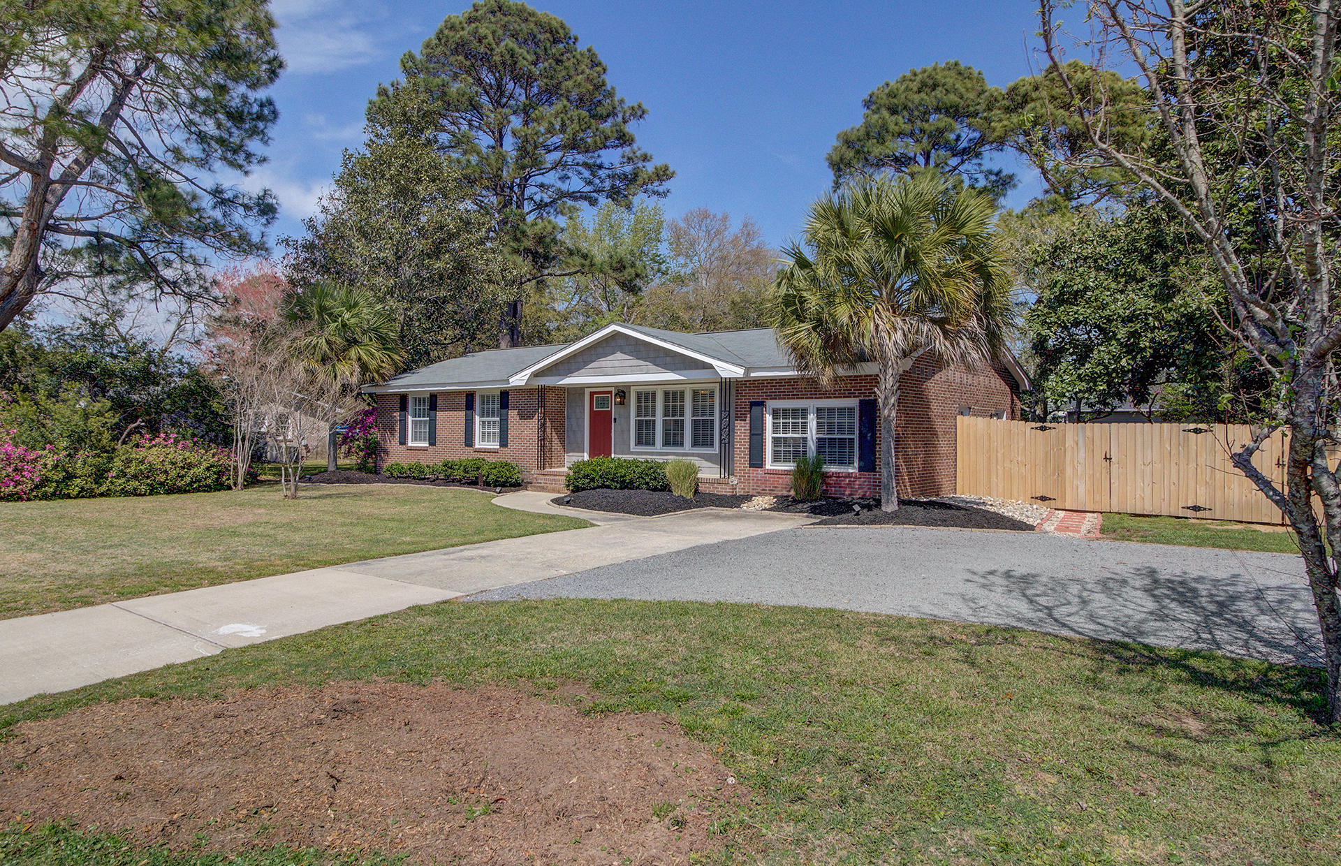 1058 Harbor View Road Charleston, SC 29412 - Photo 5 of 45 2