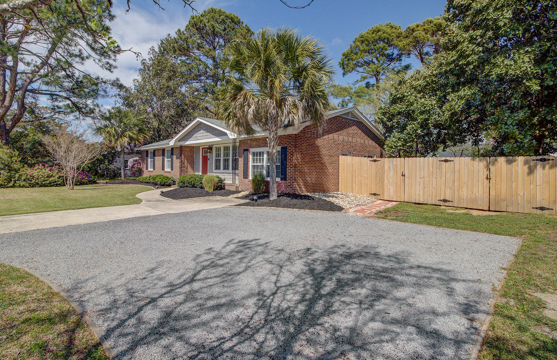 1058 Harbor View Road Charleston, SC 29412 - Photo 6 of 45 4