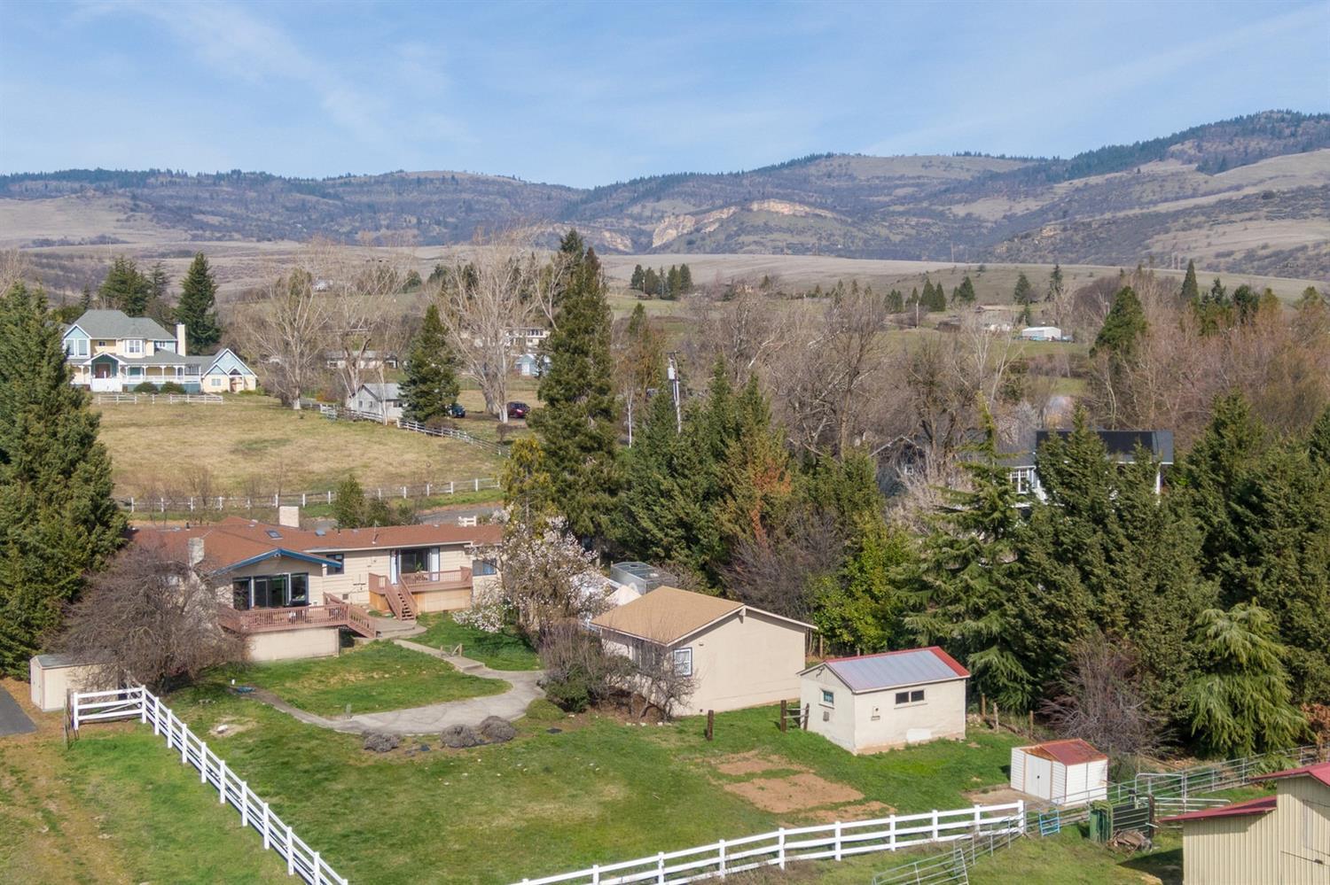 404 Wilson Road Ashland, OR 97520 - Photo 3 of 34 Additional Photo