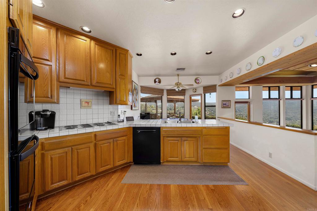 2436 Camino Del Vecino Alpine, CA 91901 - Photo 16 of 38