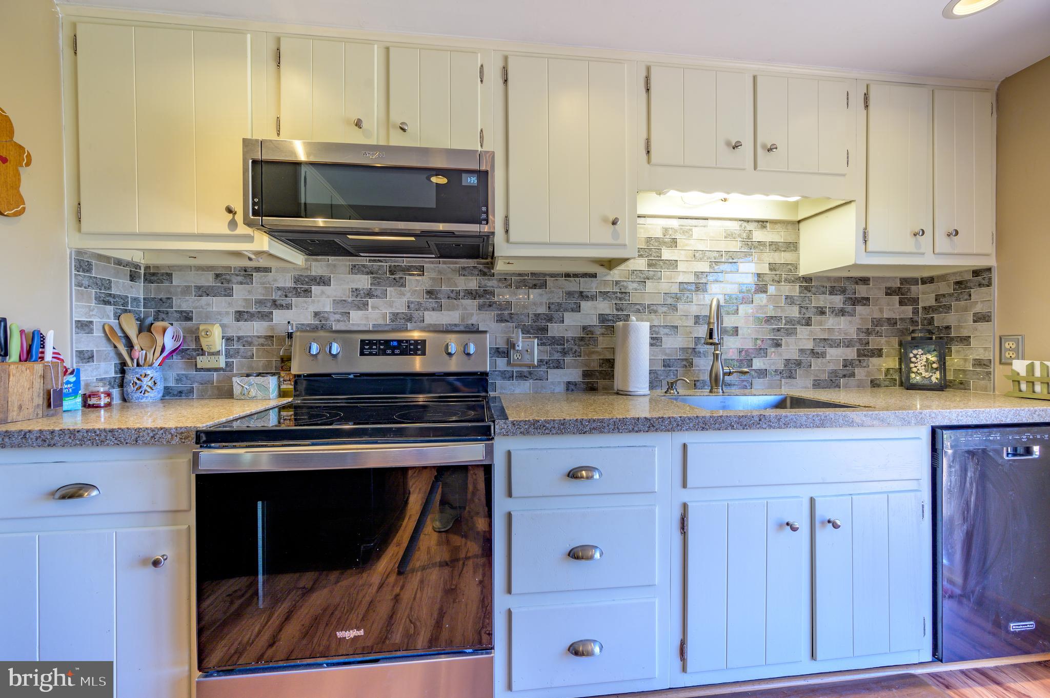 778 Halteman Road Souderton, PA 18964 - Photo 6 of 29 New tile backsplash