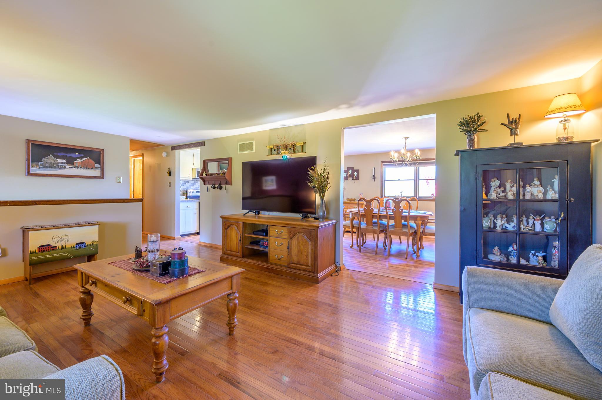778 Halteman Road Souderton, PA 18964 - Photo 7 of 29 Living room