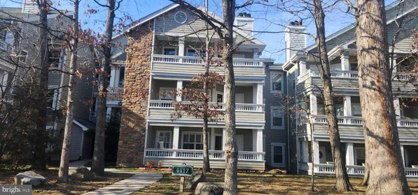 $395,000 | 4417 Fair Stone Drive, Unit 303, Fairfax, VA 22033