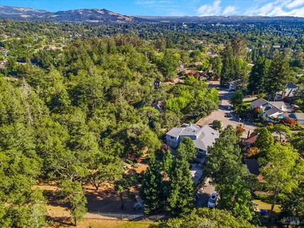 $1,565,000 | 3224 Cobblestone Drive, Santa Rosa, CA 95404