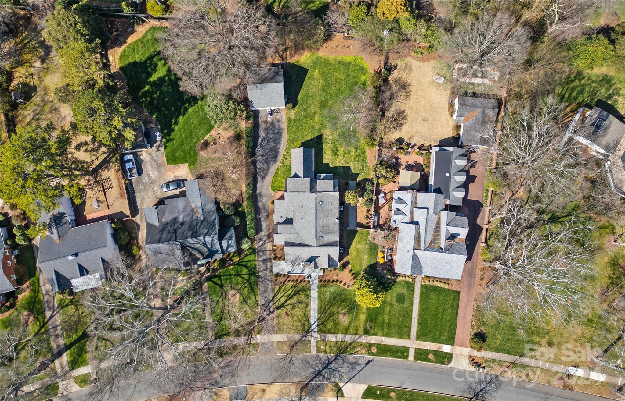 2326 Croydon Road Charlotte, NC 28207 - Photo 42 of 44 an aerial view of multiple house