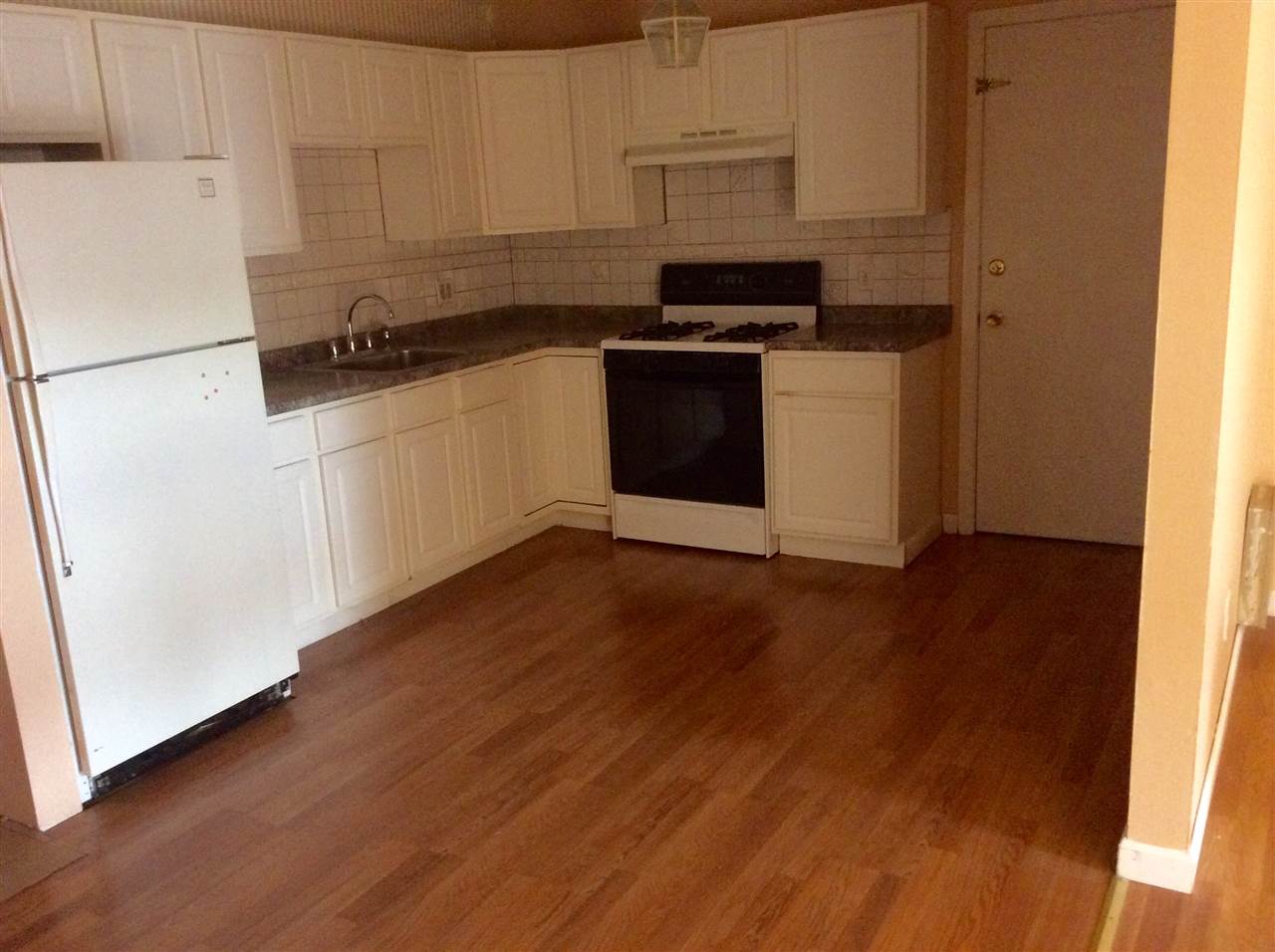 12 Tiffany Road, Unit 8 Salem, NH 03079 - Photo 3 of 9
