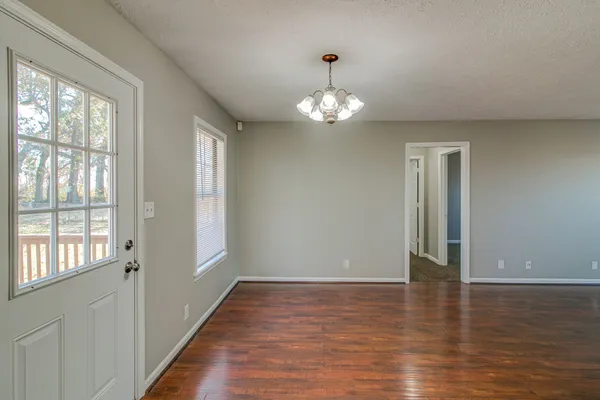 $1,350 | 113 Oak Tree Drive, Oak Grove, KY 42262