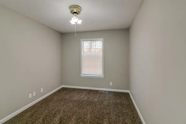 $1,350 | 113 Oak Tree Drive, Oak Grove, KY 42262