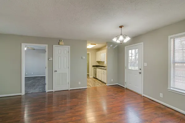 $1,350 | 113 Oak Tree Drive, Oak Grove, KY 42262