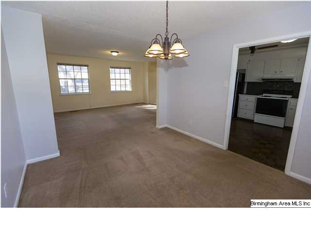556 Overhill Road Pelham, AL 35124 - Photo 8 of 31