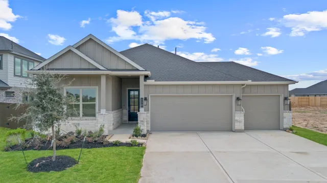 $380,700 | 112 Black Hickory Drive, Hempstead, TX 77445