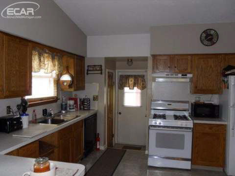8634 Sheridan Road Millington, MI 48746 - Photo 3 of 39 20413794-2.JPG