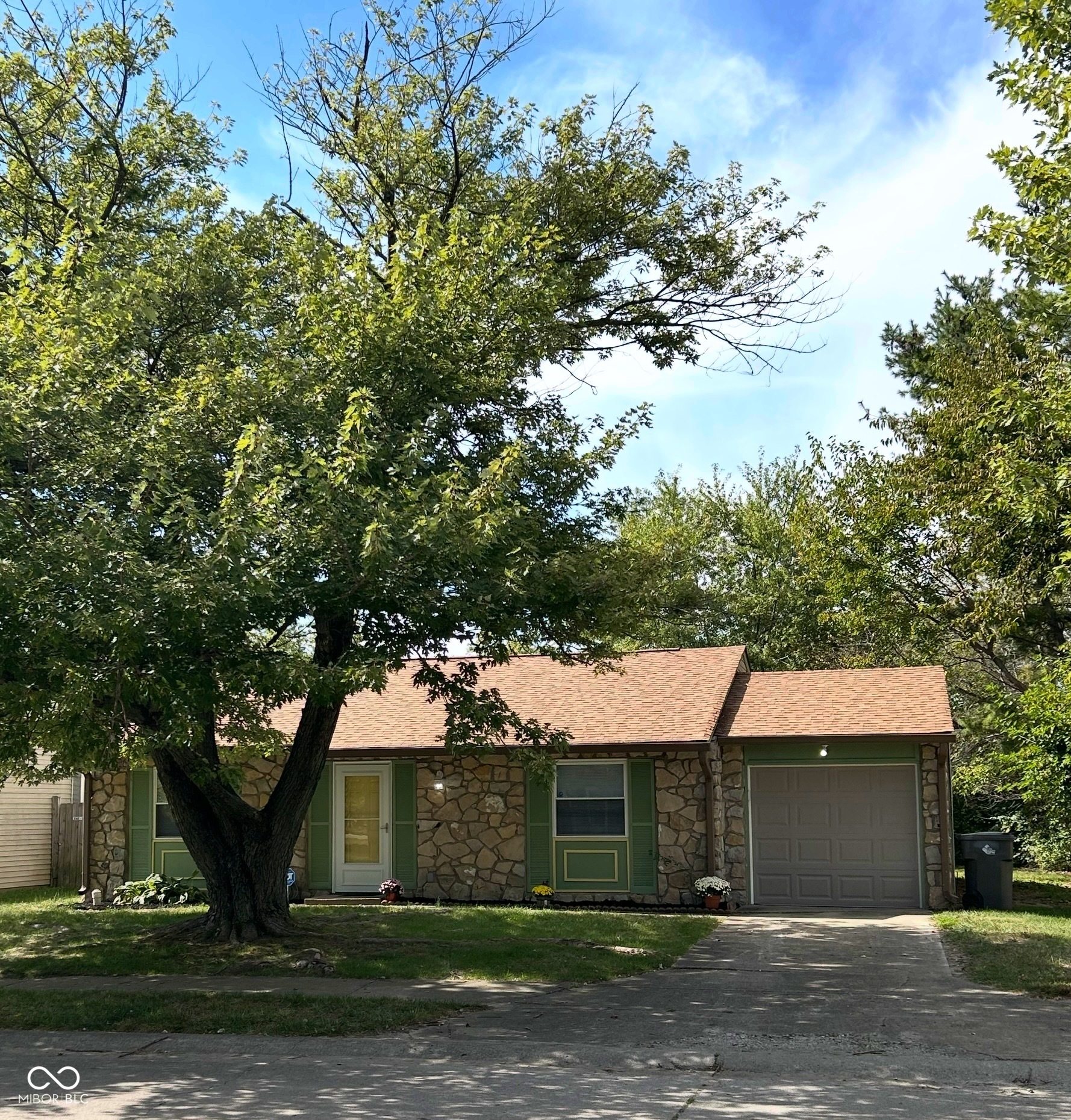 5240 Chisolm Trail Indianapolis, IN 46237 - Photo 1 of 24