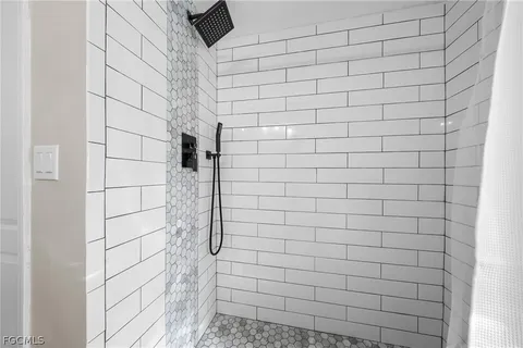 $875,000 | 1413 Southwest 43rd Terrace, Cape Coral, FL 33914