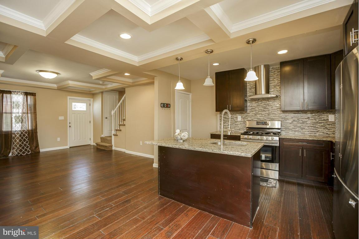 6025 Falkirk Road Baltimore, MD 21239 - Photo 3 of 29 Kitchen