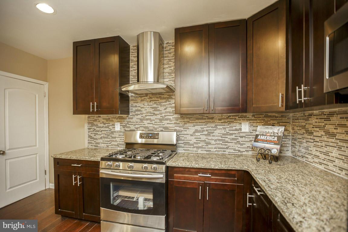 6025 Falkirk Road Baltimore, MD 21239 - Photo 8 of 29 Kitchen