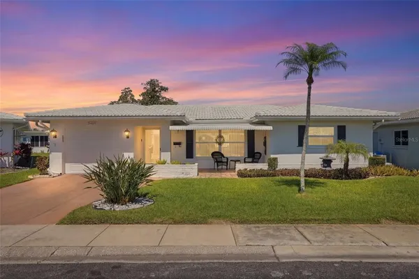 $345,000 | 3469 100th Avenue North, Unit 4, Pinellas Park, FL 33782