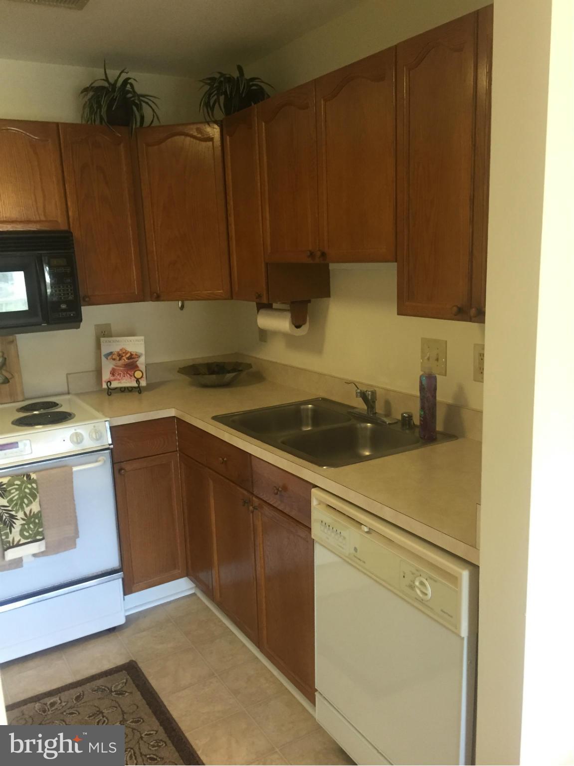 2104 Whitehall Road, Unit 1B Frederick, MD 21702 - Photo 11 of 26 Kitchen