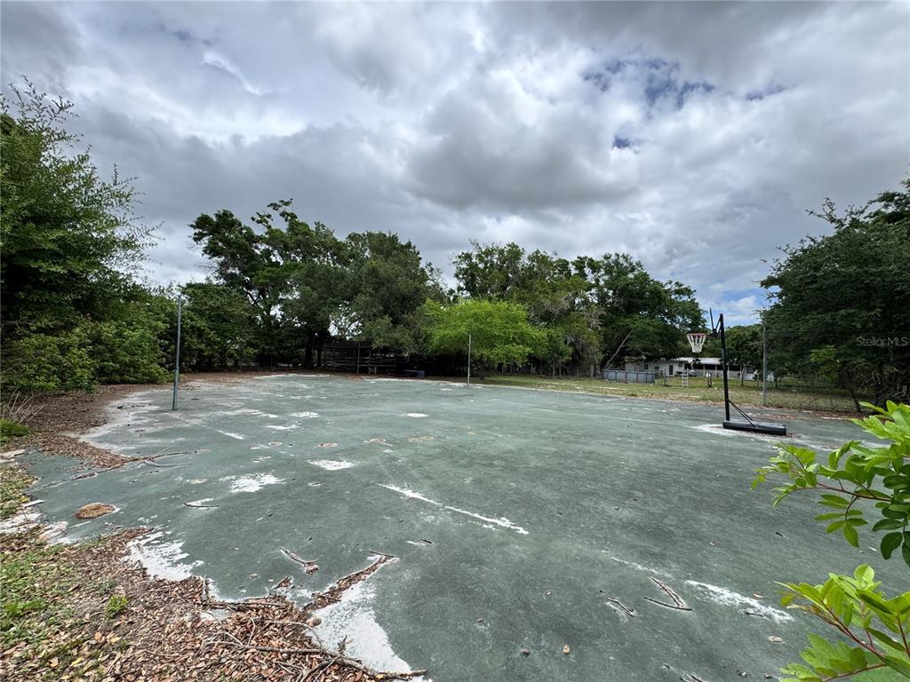 1804 Zipperer Road Bradenton, FL 34212 - Photo 8 of 10