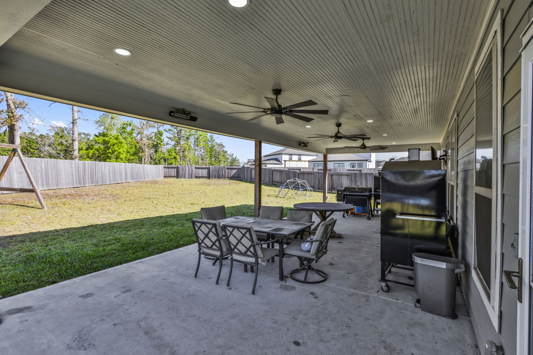 14499 Sunny Bend Way Conroe, TX 77303 - Photo 39 of 41 an outdoor space with lots of furniture and garden view