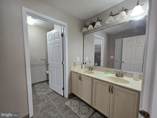 $4,200 | 25170 Fortitude Terrace, Chantilly, VA 20152