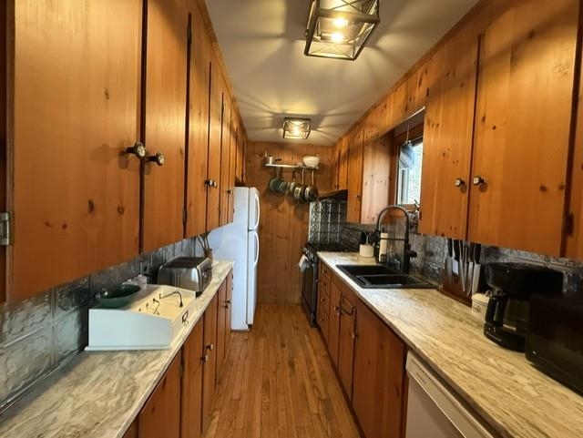 702 Little Lake Sunapee Road New London, NH 03257 - Photo 2 of 14