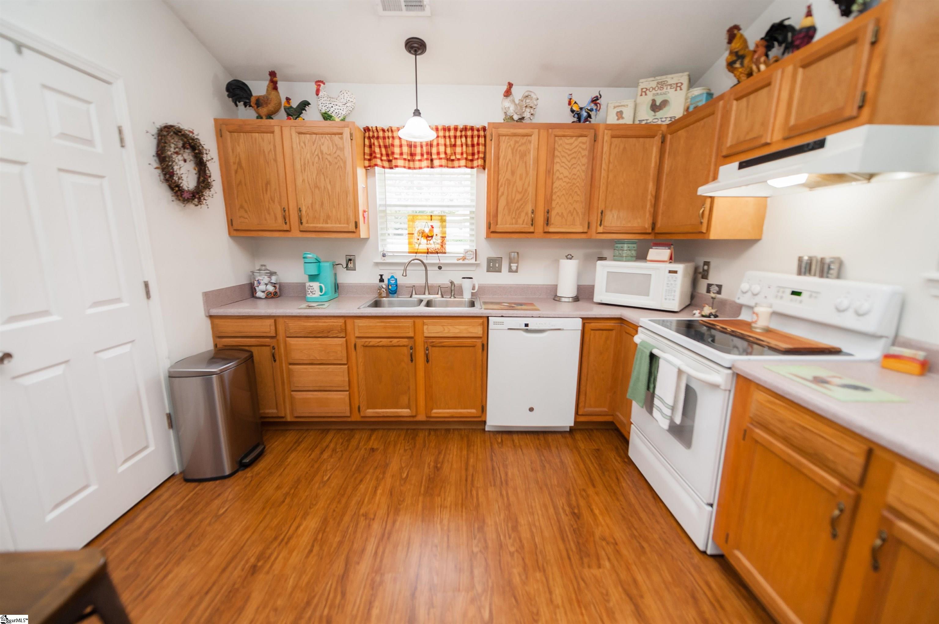 201 Plantation Lane Inman, SC 29349 - Photo 10 of 32 Gallery Image 10