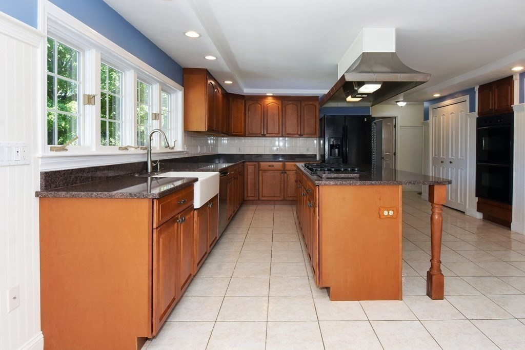 7 Beverly Road, Unit 7 Shrewsbury, MA 01545 - Photo 4 of 40 Gallery Image 4