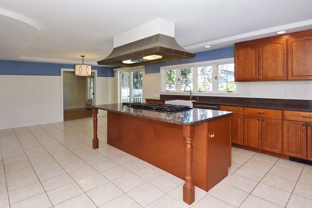 7 Beverly Road, Unit 7 Shrewsbury, MA 01545 - Photo 6 of 40 Gallery Image 6