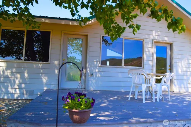 $550,000 | 678 Peach Road, Waterville, WA 98858