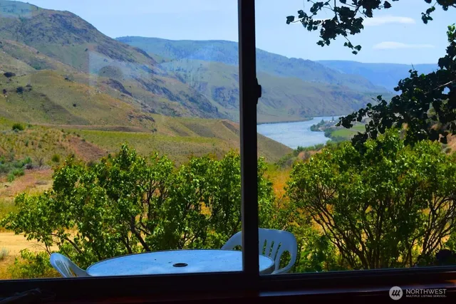 $550,000 | 678 Peach Road, Waterville, WA 98858