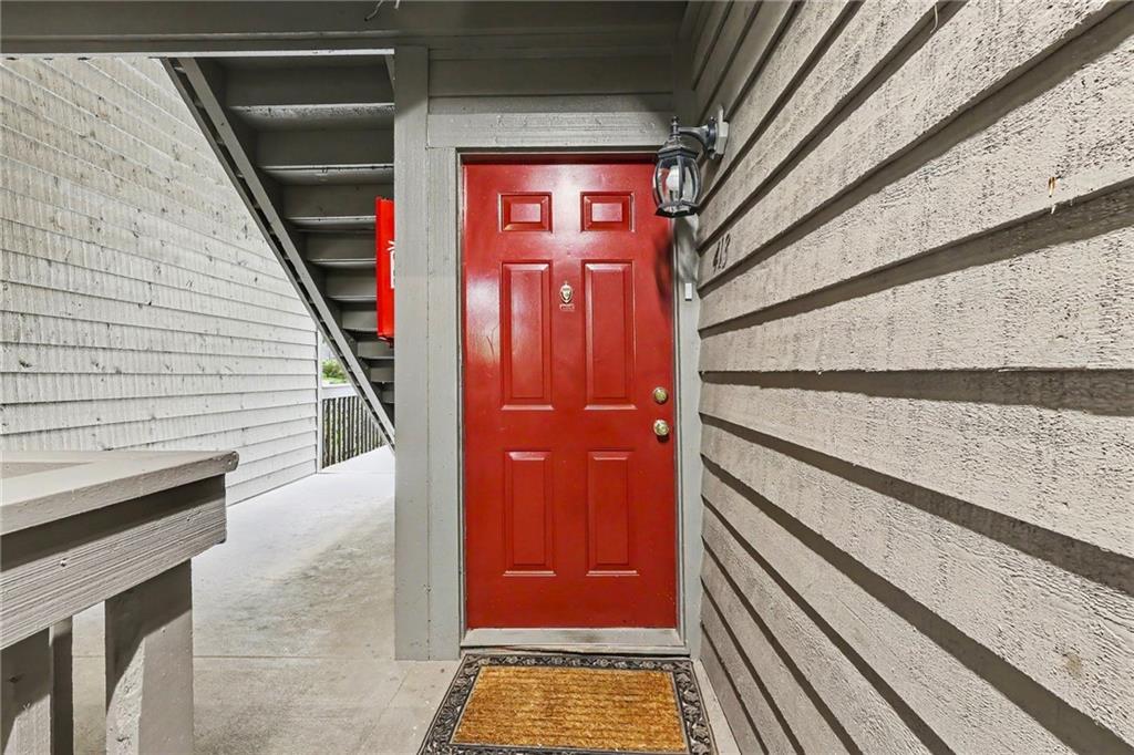 413 Tuxworth Circle Decatur, GA 30033 - Photo 2 of 28