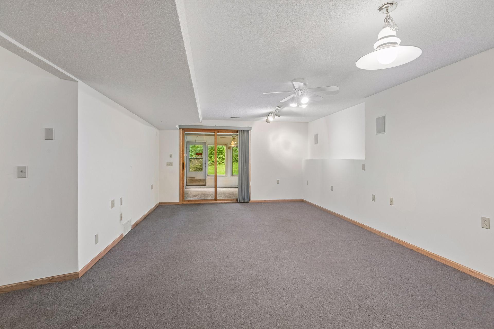 695 Emerald Ridge Roseville, MN 55113 - Photo 28 of 44 Gallery Image 28
