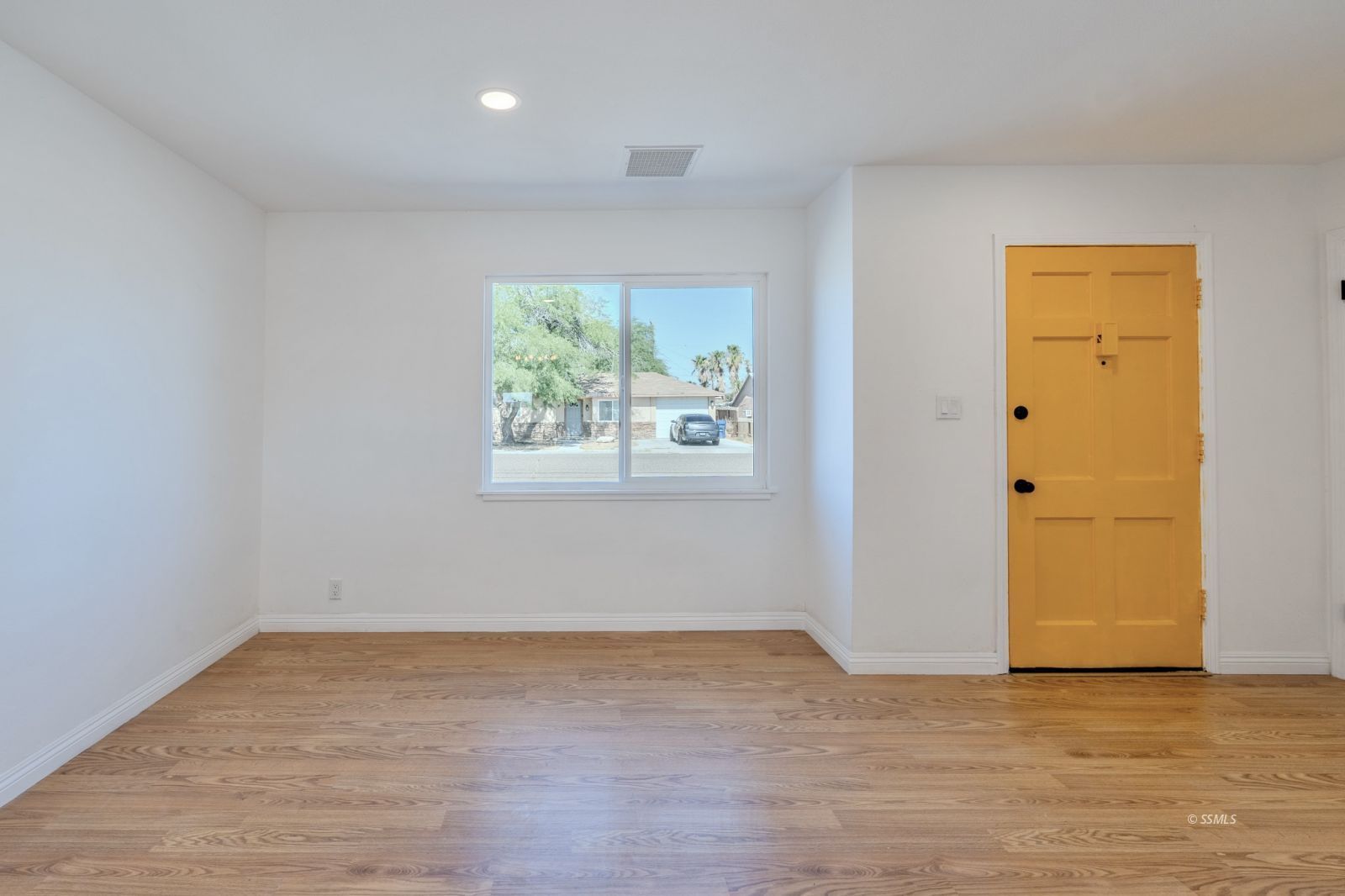 244 North Warner Street Ridgecrest, CA 93555 - Photo 4 of 29
