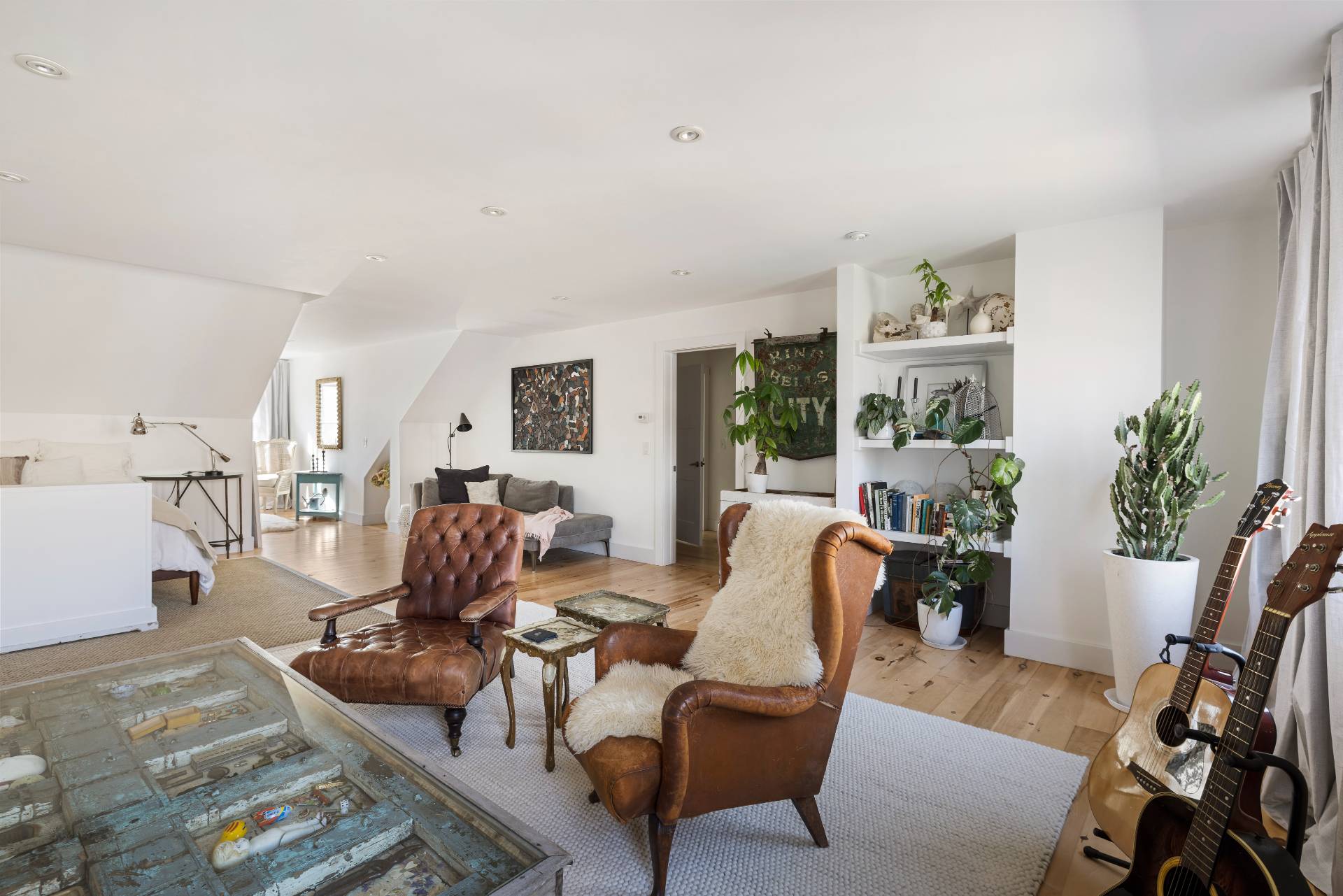 569 Toppings Path Sagaponack, NY 11962 - Photo 16 of 30 a living room with furniture