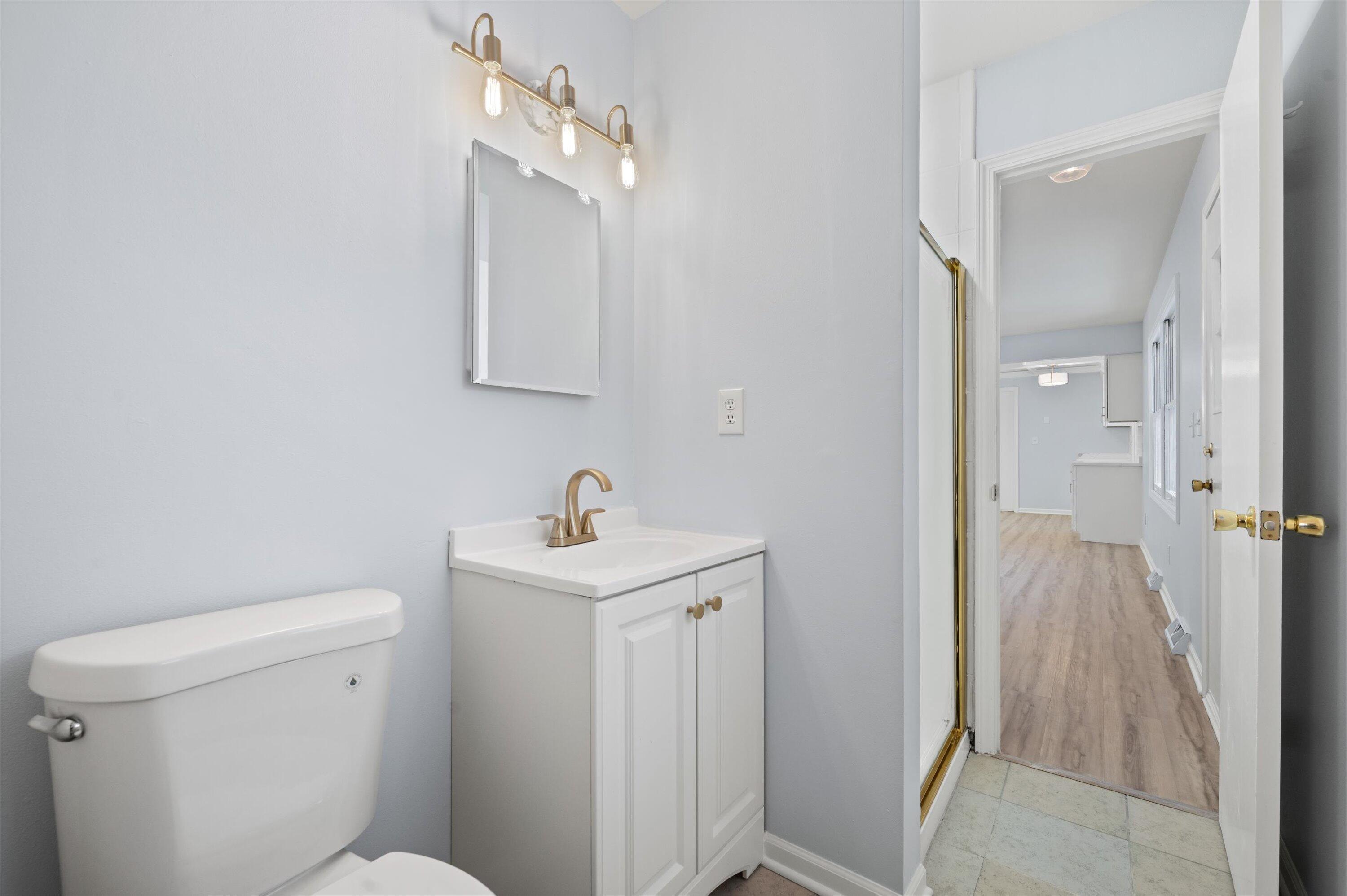 3455 South Russel Road New Berlin, WI 53151 - Photo 12 of 29 Bathroom master