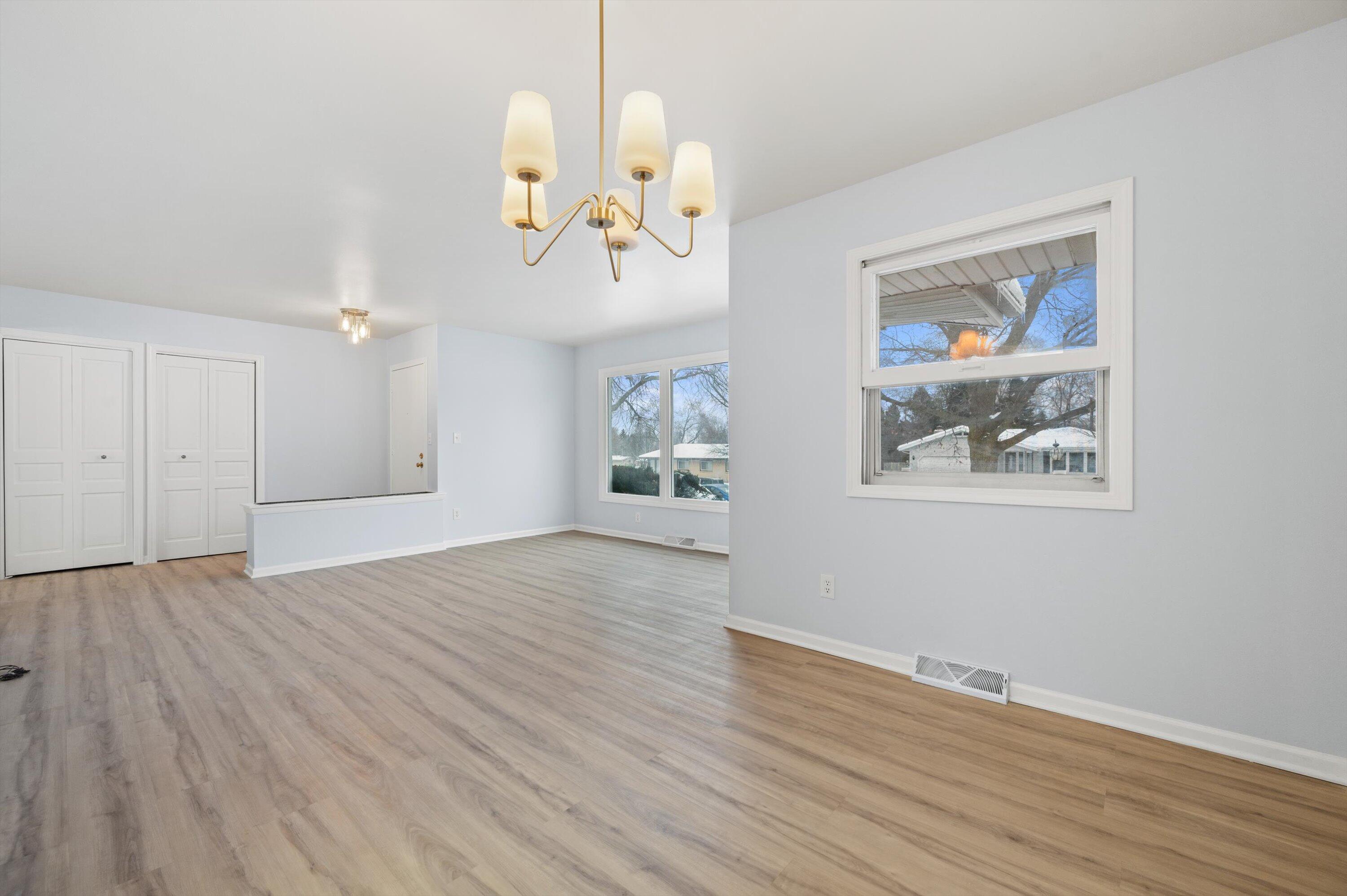 3455 South Russel Road New Berlin, WI 53151 - Photo 4 of 29 02-DSC4381