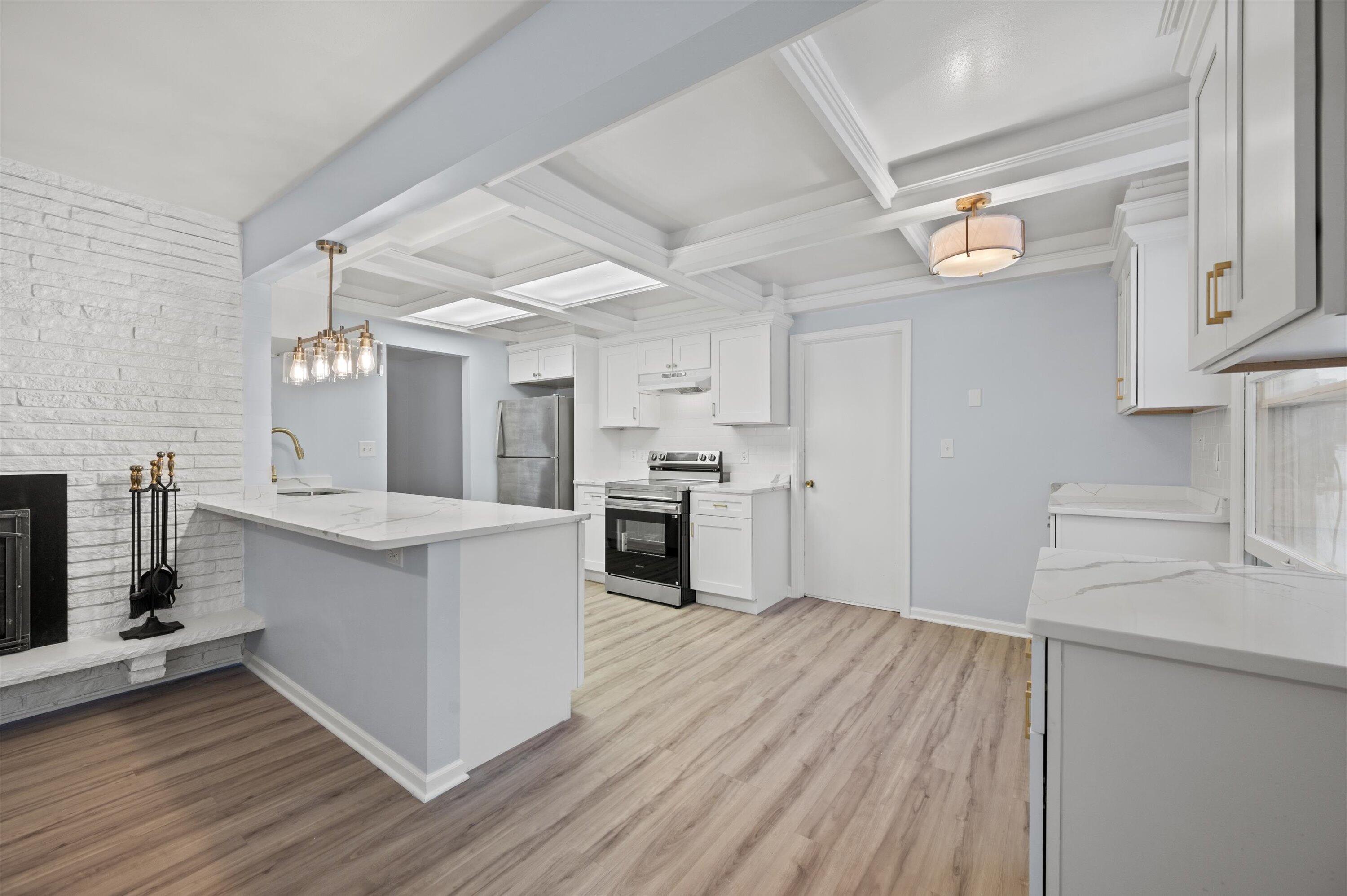 3455 South Russel Road New Berlin, WI 53151 - Photo 8 of 29 Open concept to dinning