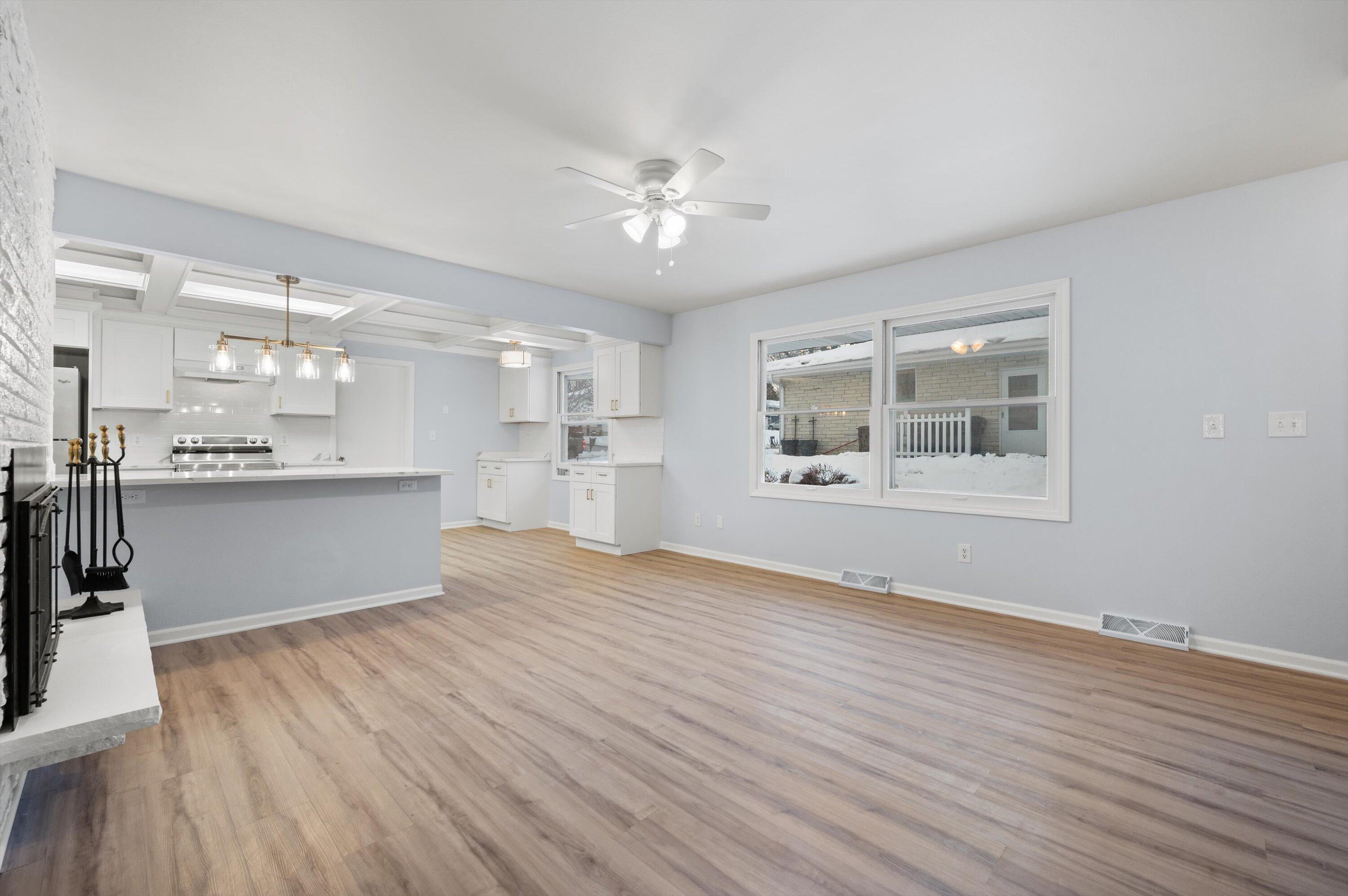 3455 South Russel Road New Berlin, WI 53151 - Photo 10 of 29 10-DSC4399