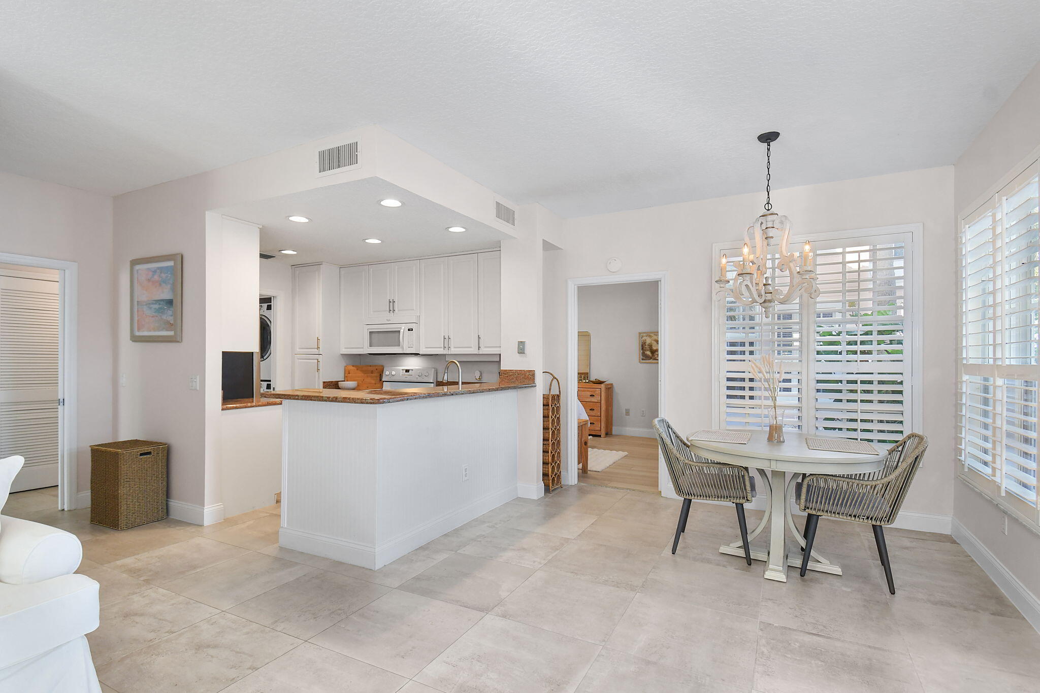 421 Northeast Plantation Road, Unit 617 Jensen Beach, FL 34957 - Photo 11 of 34 Dining