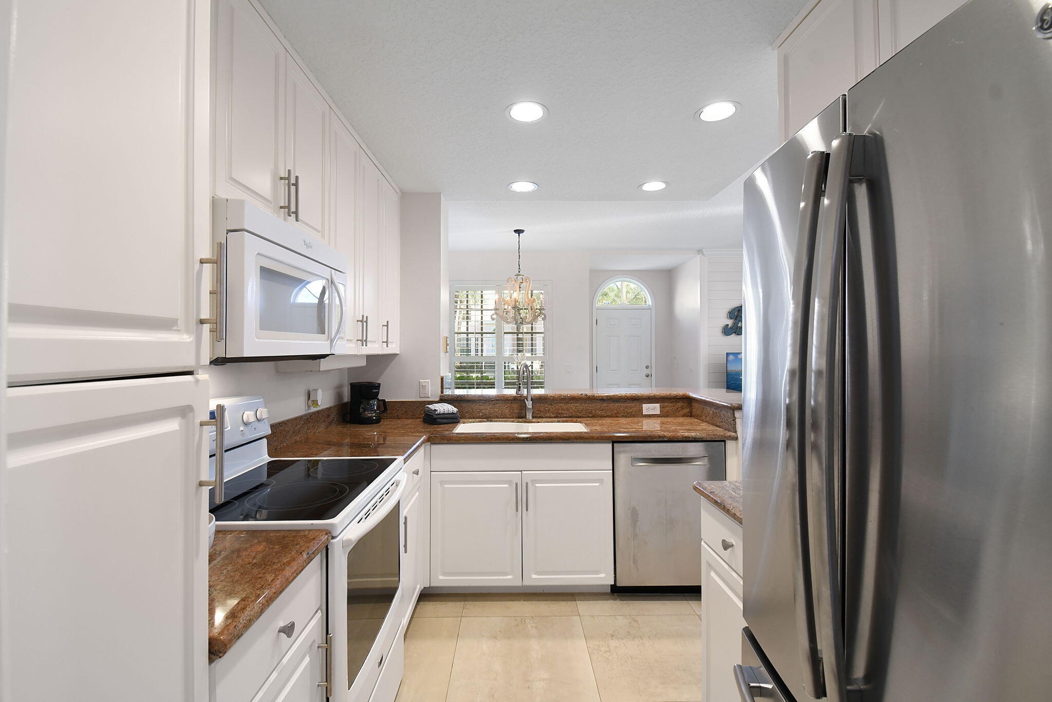 421 Northeast Plantation Road, Unit 617 Jensen Beach, FL 34957 - Photo 11 of 37 Kitchen4