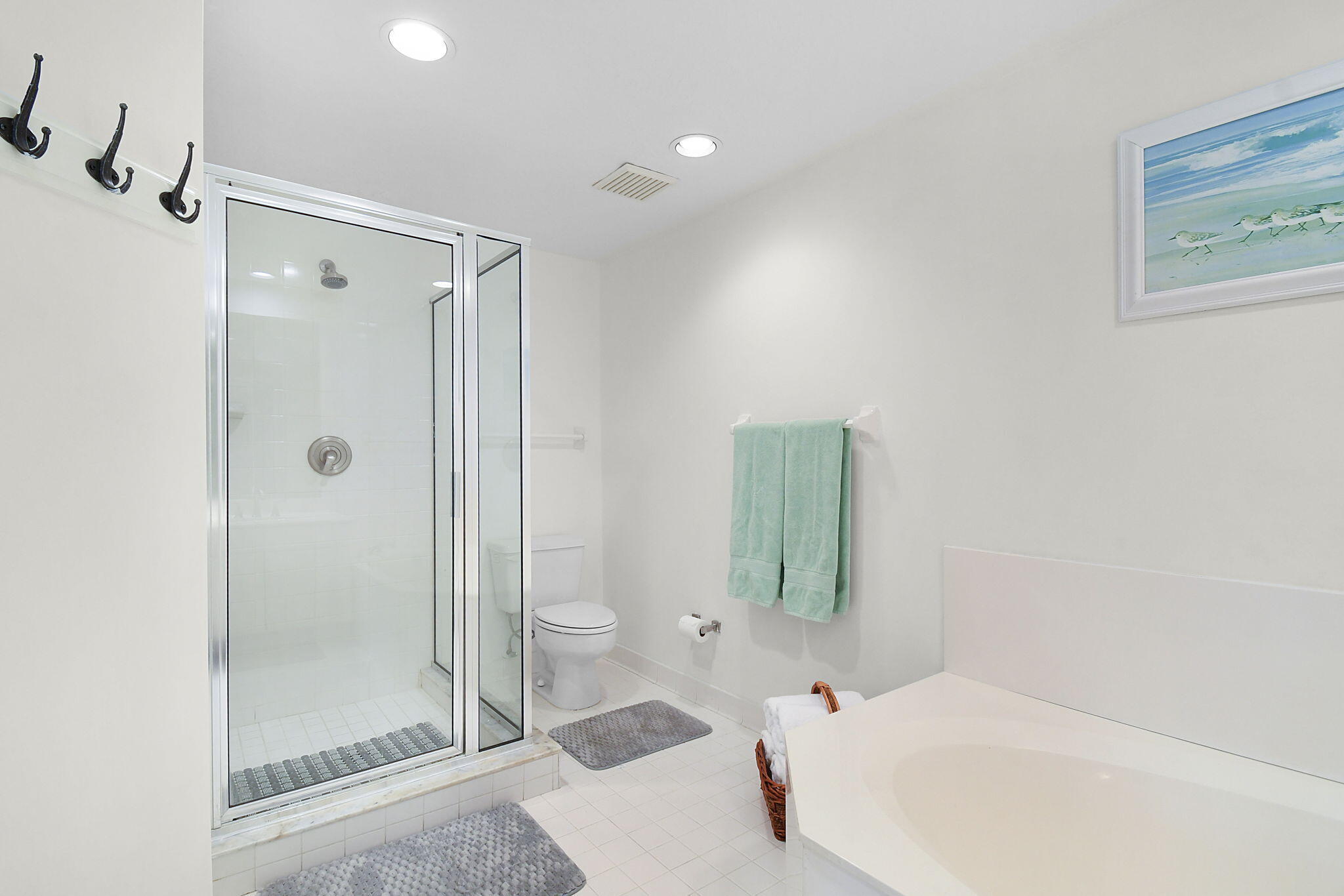 421 Northeast Plantation Road, Unit 617 Jensen Beach, FL 34957 - Photo 15 of 37 PrimaryBath3