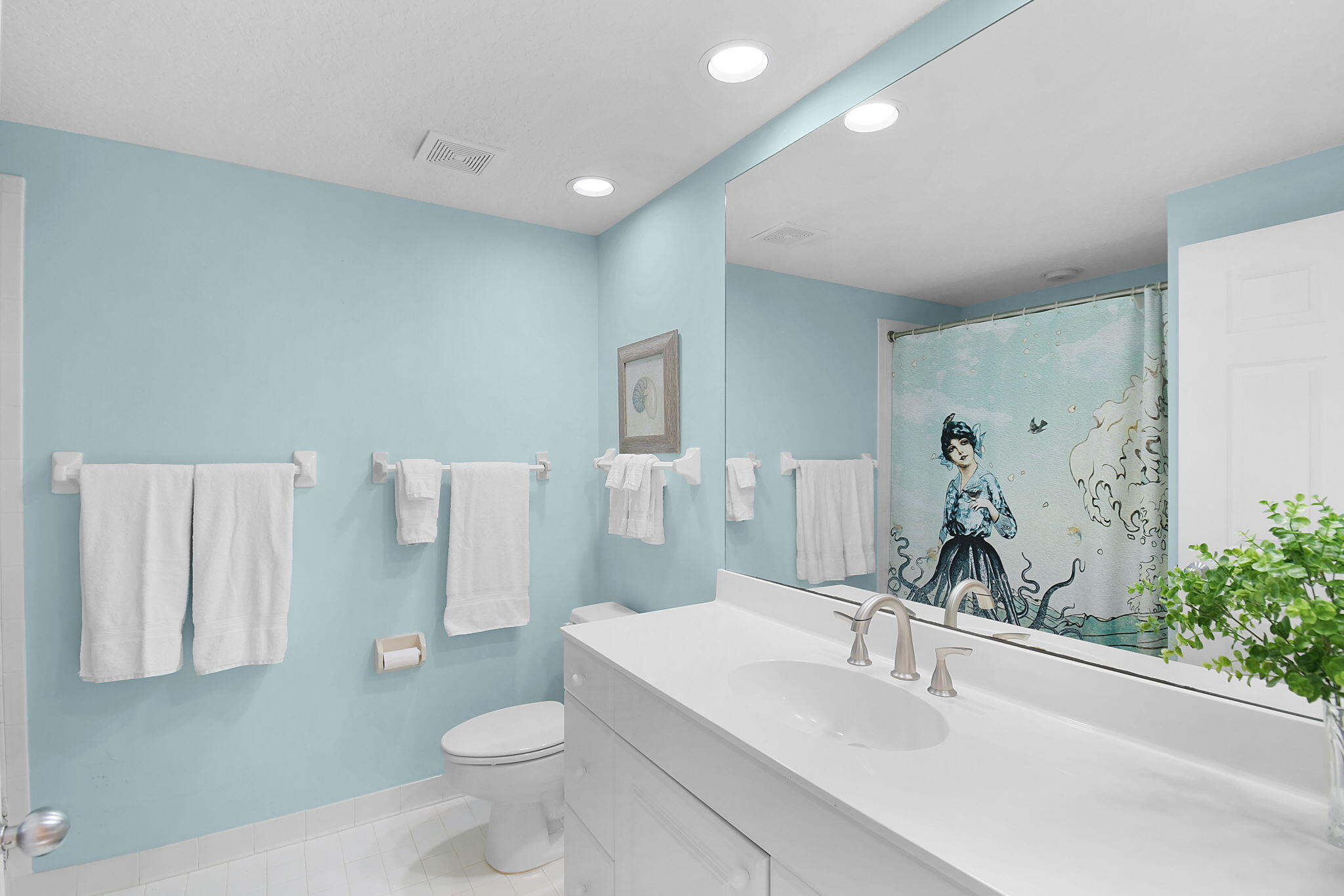 421 Northeast Plantation Road, Unit 617 Jensen Beach, FL 34957 - Photo 19 of 37 HallBath