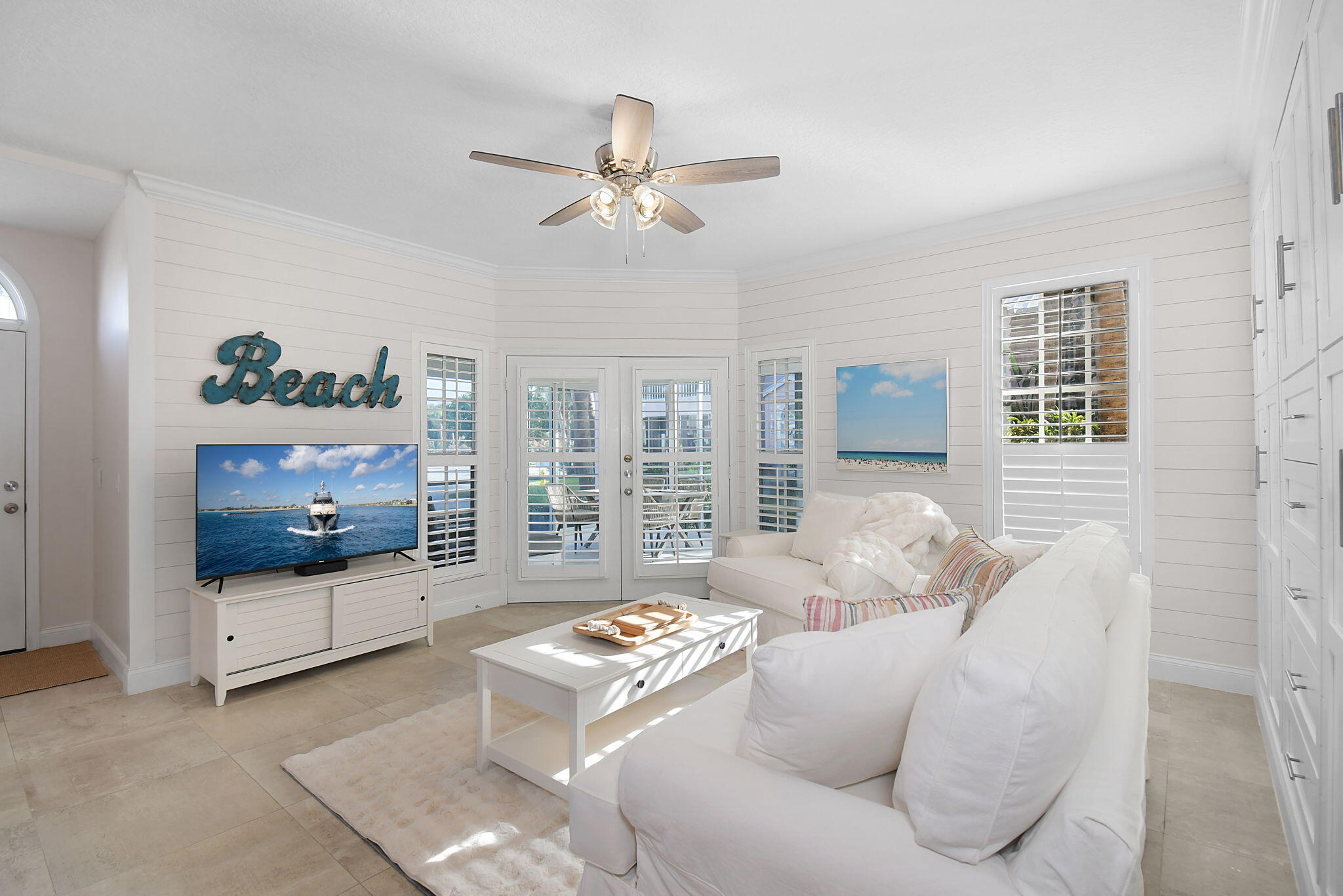 421 Northeast Plantation Road, Unit 617 Jensen Beach, FL 34957 - Photo 4 of 37 Living3